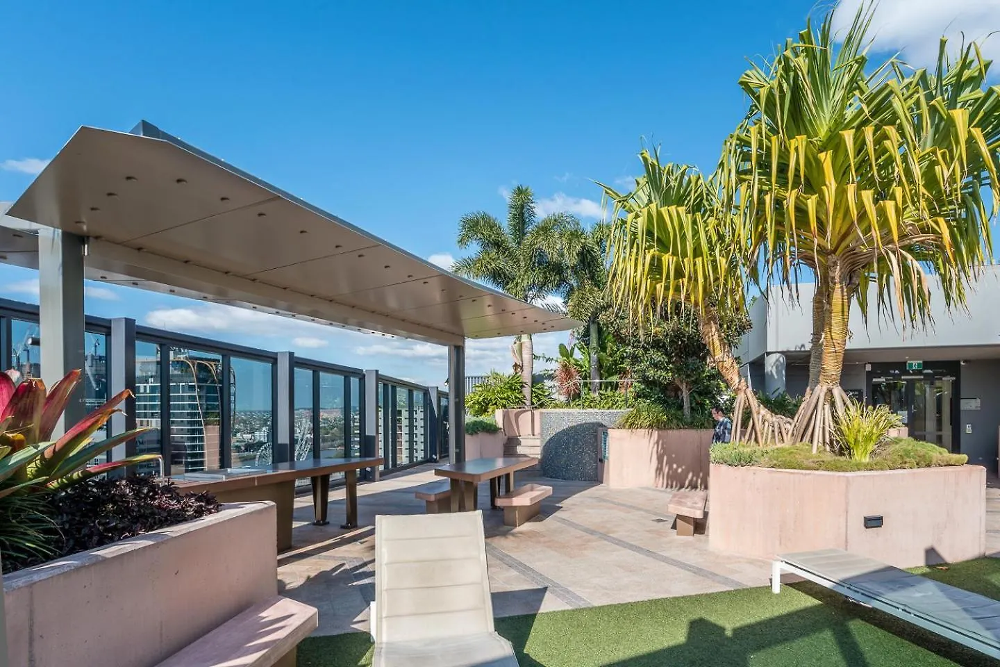 1-Bedroom Apartment With Pool, Sauna, And Parking In South Brisbane Avustralya