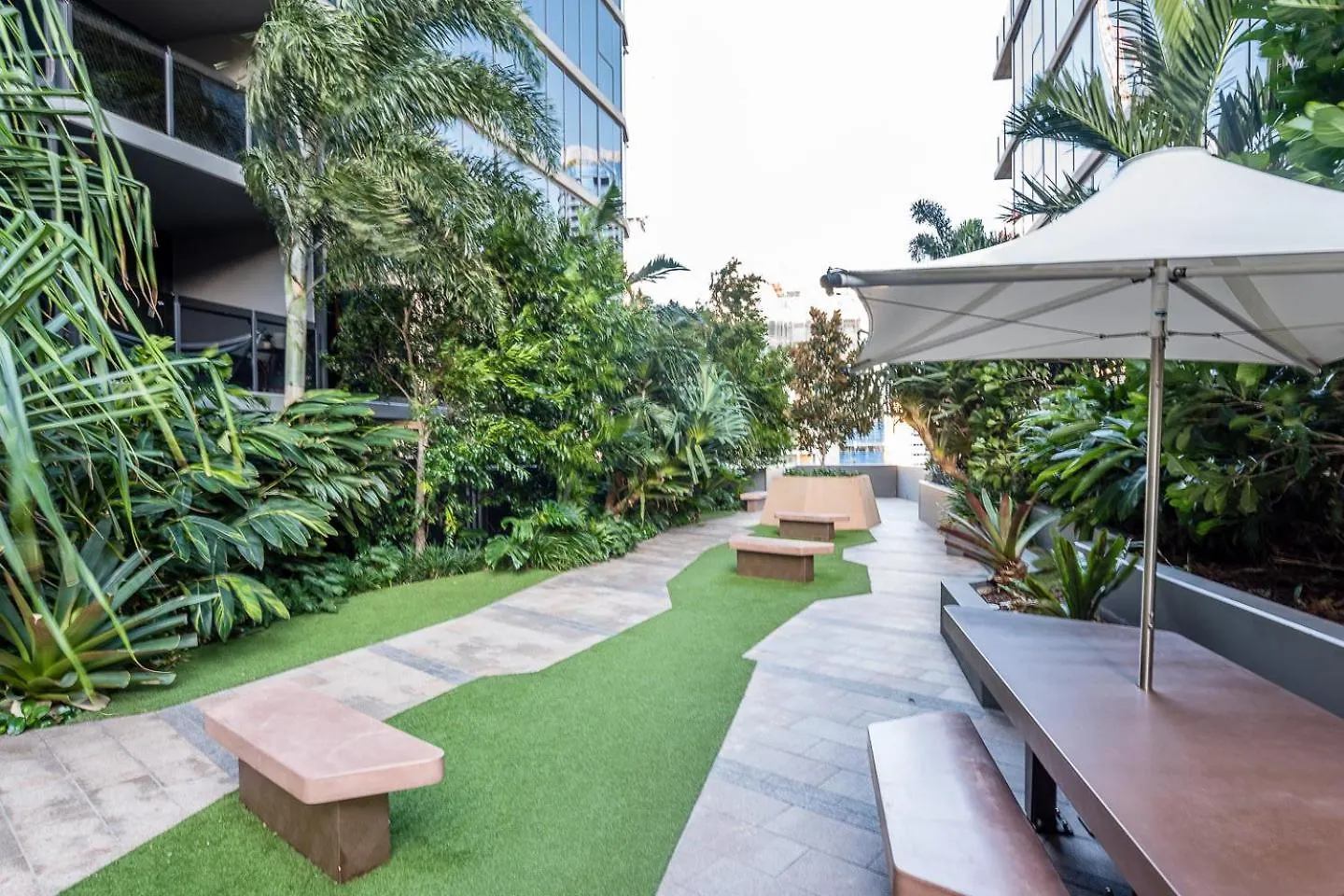 1-Bedroom Apartment With Pool, Sauna, And Parking In South Brisbane Avustralya